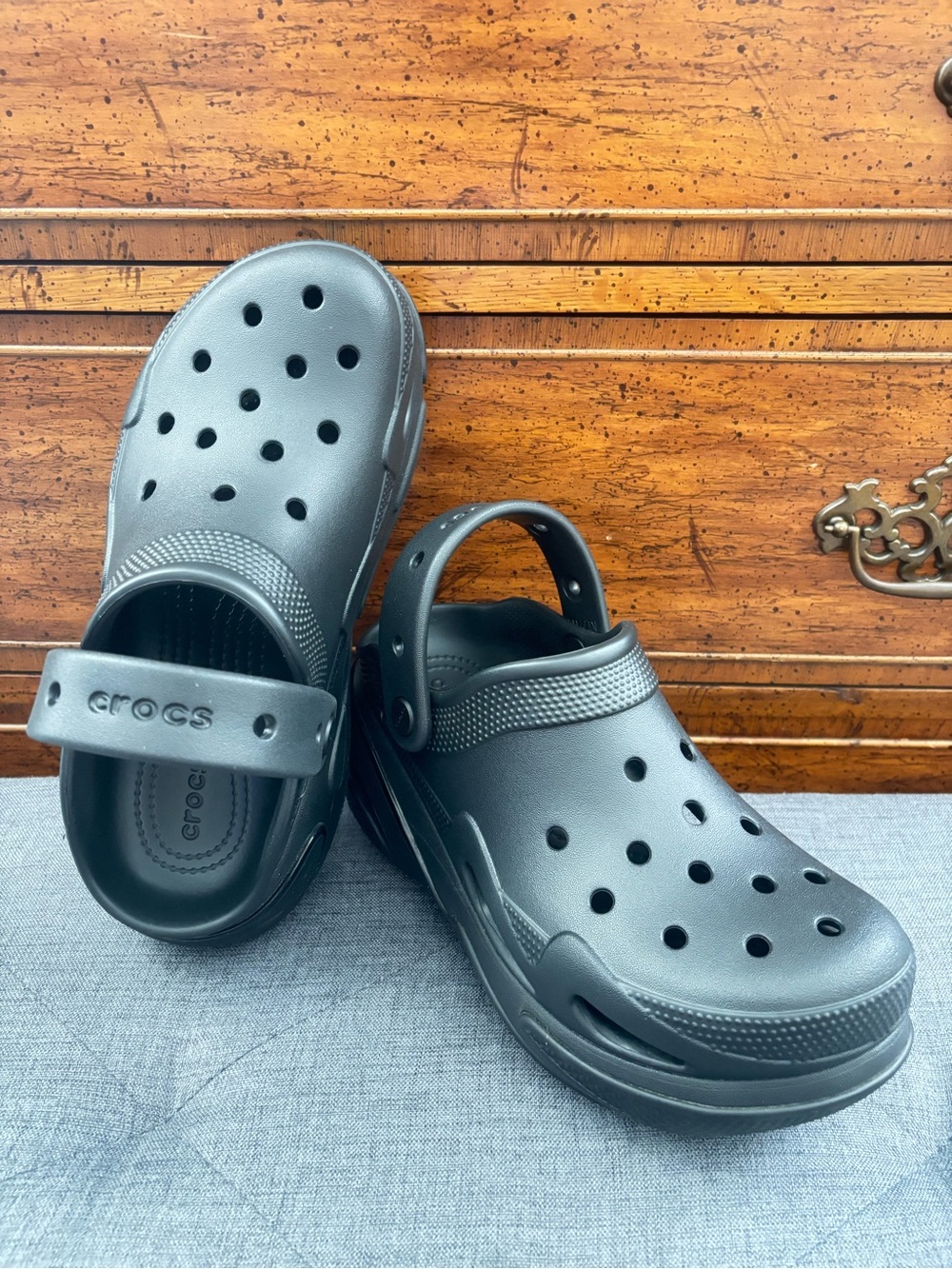CROCS BUBBLE CRUSH CLOG in TRIPLE BLACK, size M7/W9